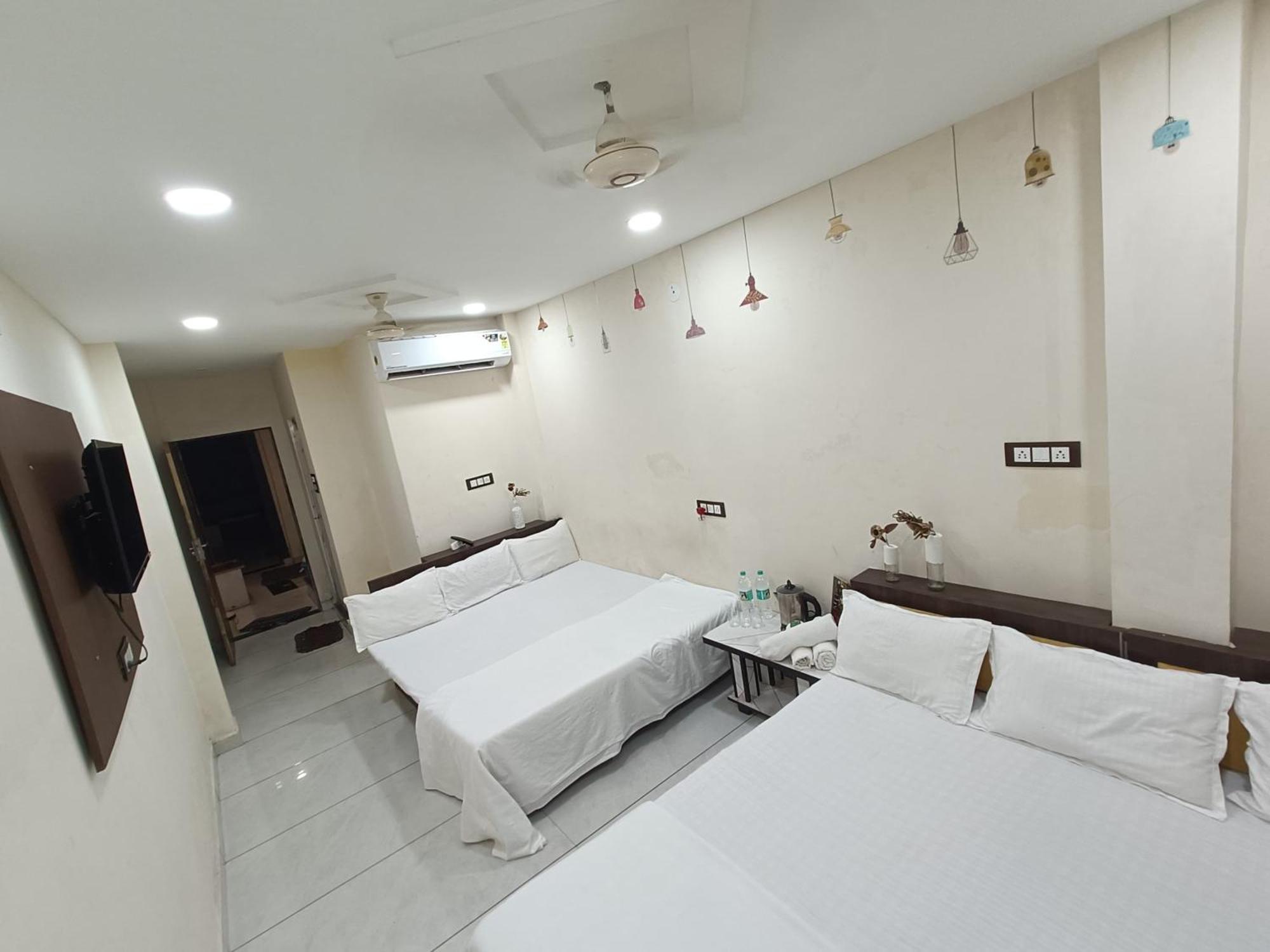 Treebo Yatri Grah Kshipra T Hotel Ujjain Exterior photo